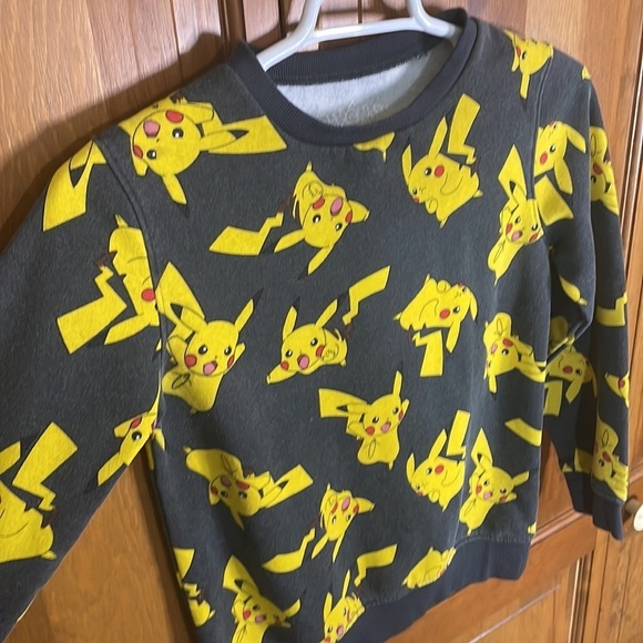 Pokémon AOP Crewneck Sweatshirt Womens Large Casual Anime Cute Pikachu gray - Picture 6 of 6